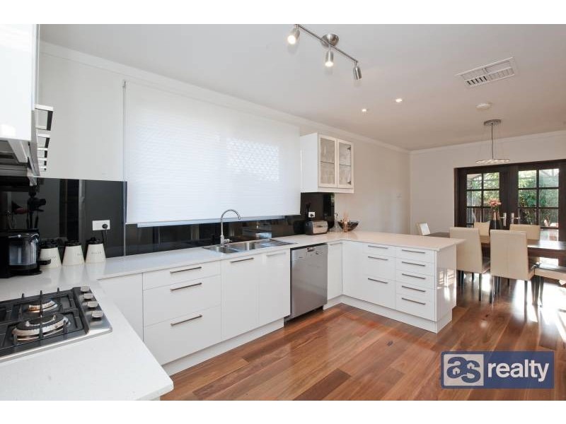 25 Collingwood St, Dianella WA 6059