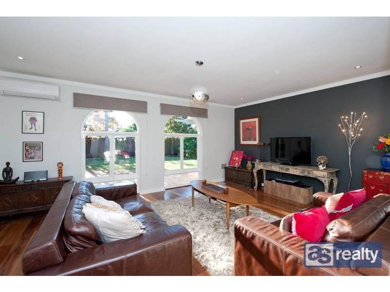 25 Collingwood St, Dianella WA 6059