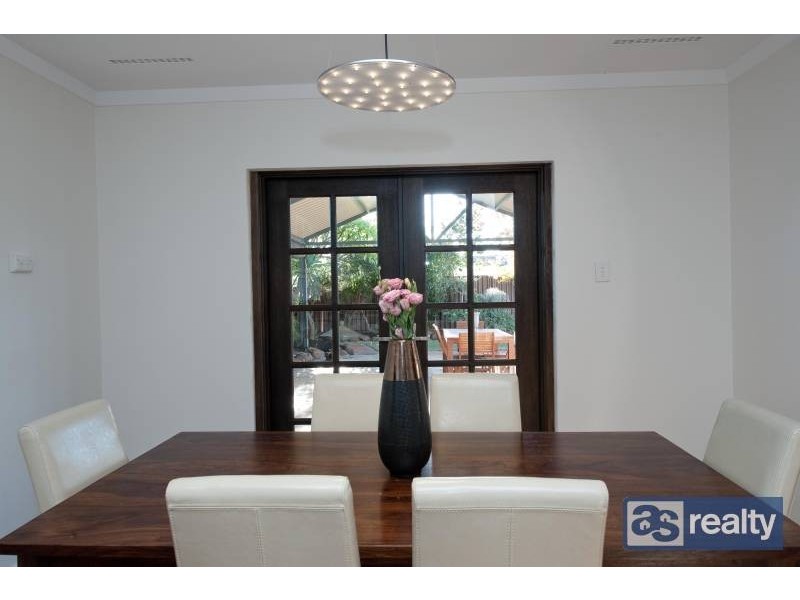 25 Collingwood St, Dianella WA 6059