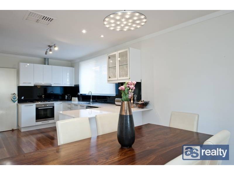 25 Collingwood St, Dianella WA 6059