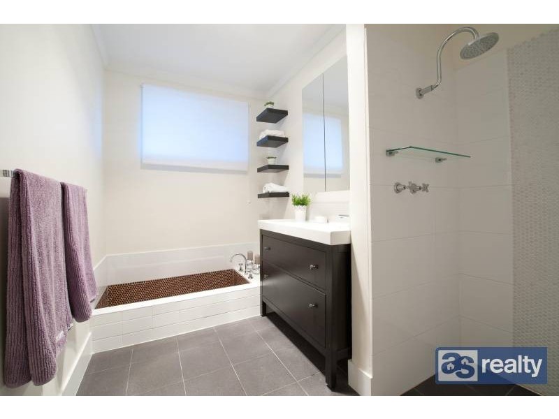 25 Collingwood St, Dianella WA 6059