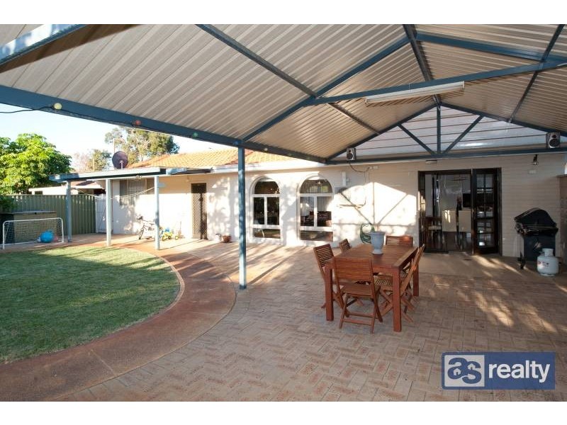 25 Collingwood St, Dianella WA 6059