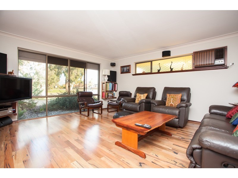 36 Jubilee Avenue, Eden Hill WA 6054