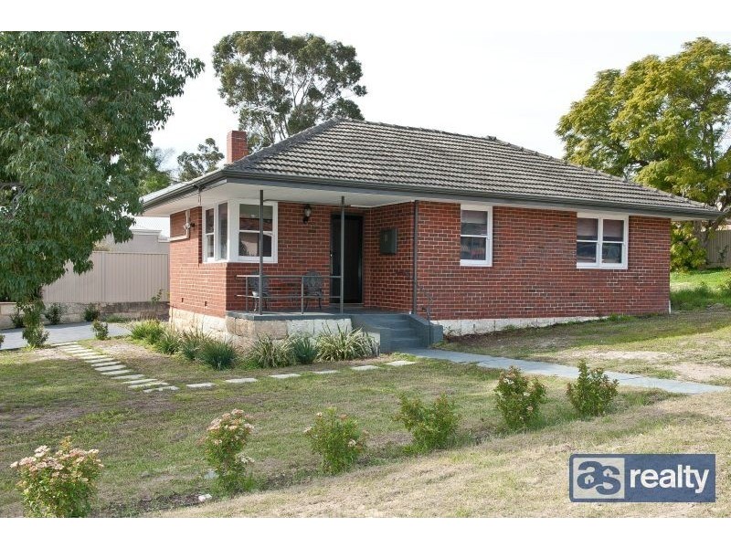 8 Feredy Street, Embleton WA 6062