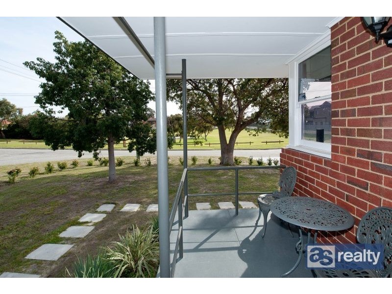 8 Feredy Street, Embleton WA 6062