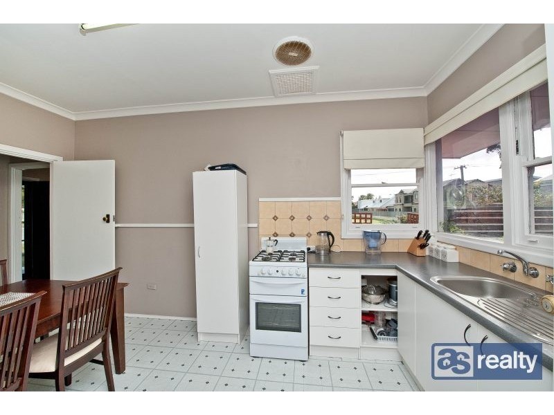8 Feredy Street, Embleton WA 6062