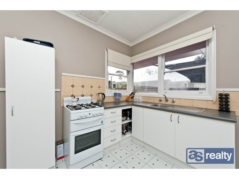 8 Feredy Street, Embleton WA 6062