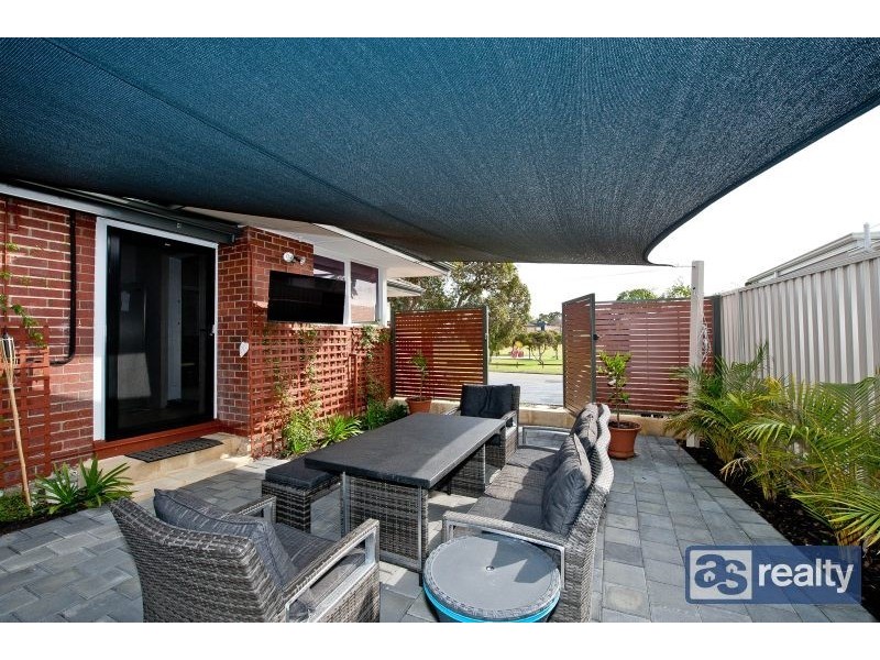 8 Feredy Street, Embleton WA 6062