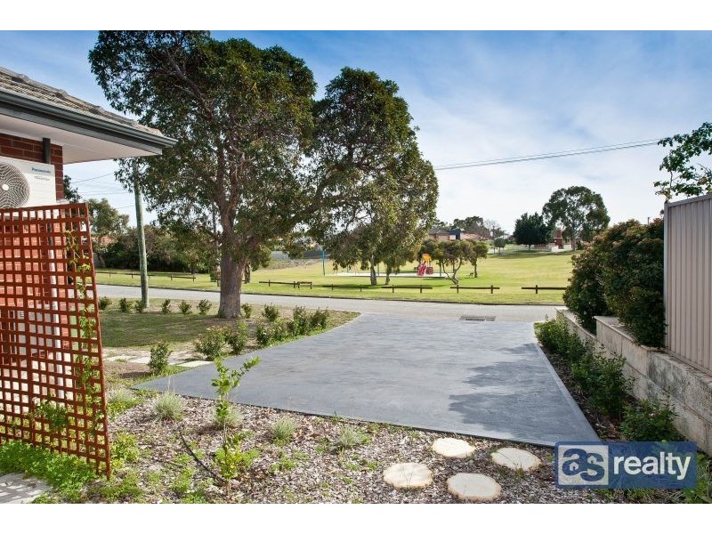 8 Feredy Street, Embleton WA 6062