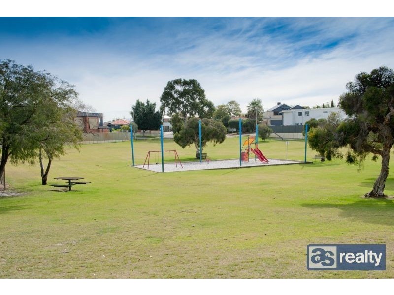 8 Feredy Street, Embleton WA 6062