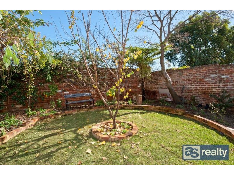 14 Beechboro Rd South, Bayswater WA 6053