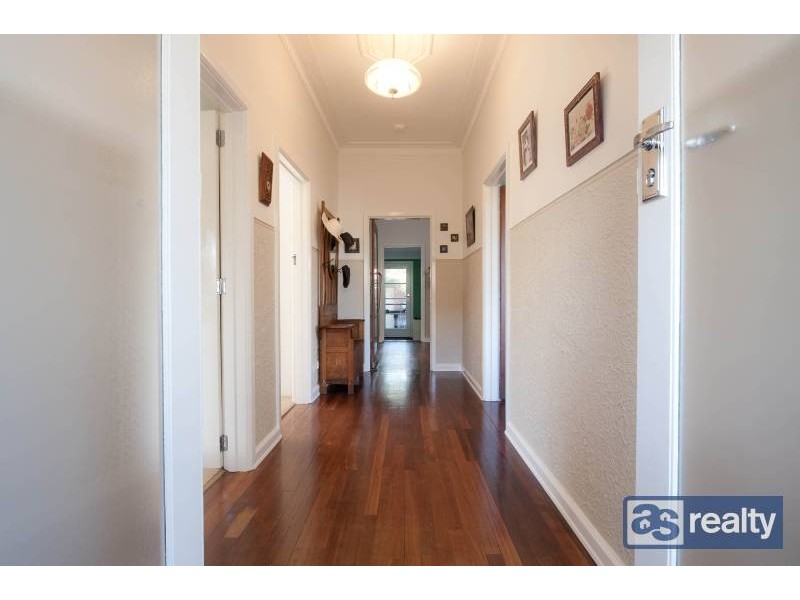 14 Beechboro Rd South, Bayswater WA 6053