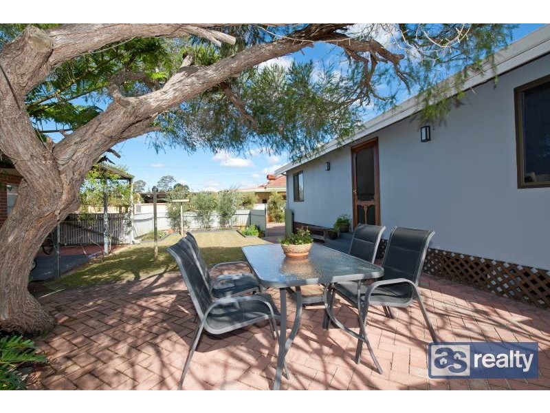 14 Beechboro Rd South, Bayswater WA 6053