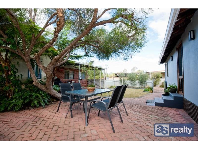 14 Beechboro Rd South, Bayswater WA 6053