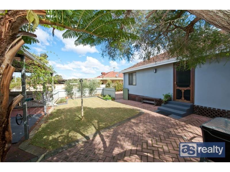 14 Beechboro Rd South, Bayswater WA 6053