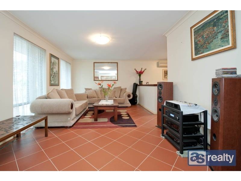 2 Padbury Court, Eden Hill WA 6054