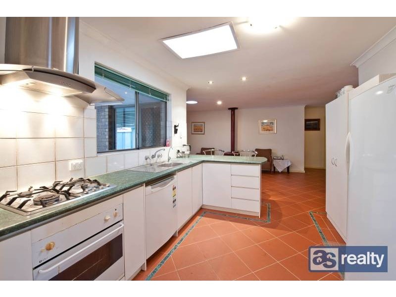 2 Padbury Court, Eden Hill WA 6054