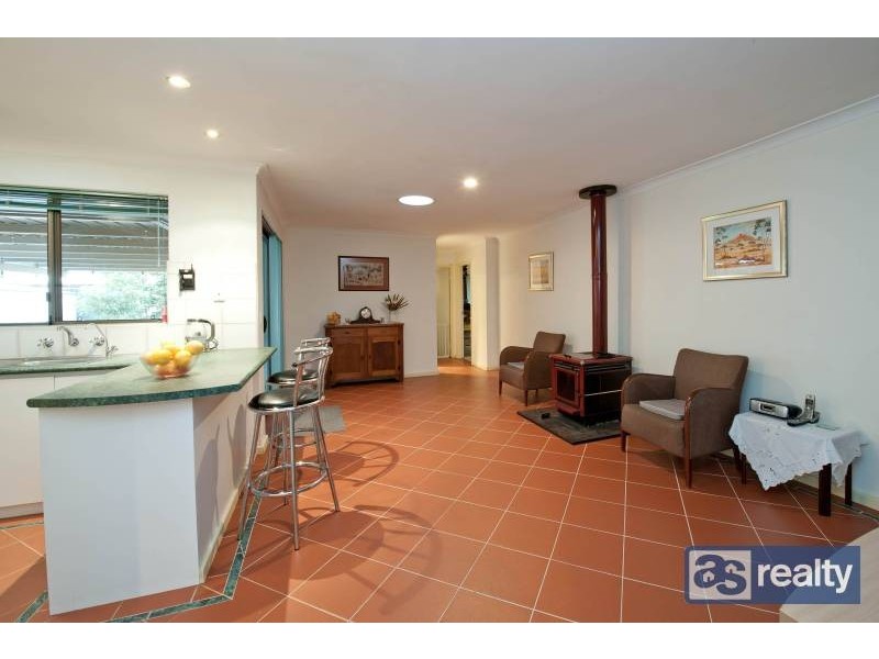 2 Padbury Court, Eden Hill WA 6054