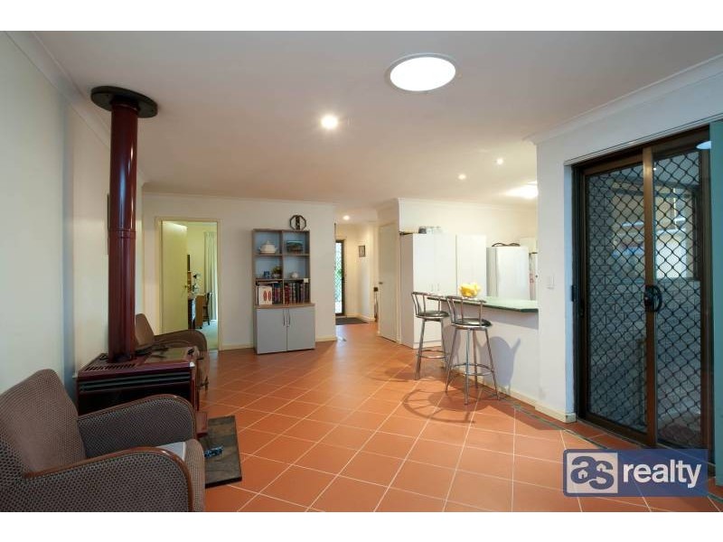 2 Padbury Court, Eden Hill WA 6054