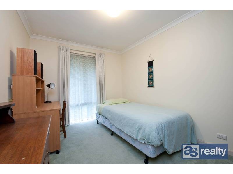 2 Padbury Court, Eden Hill WA 6054