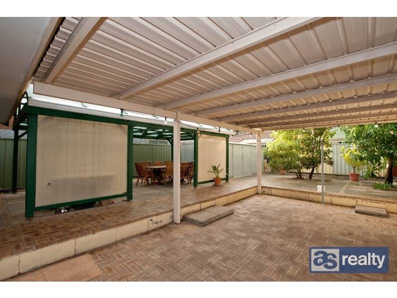 2 Padbury Court, Eden Hill WA 6054