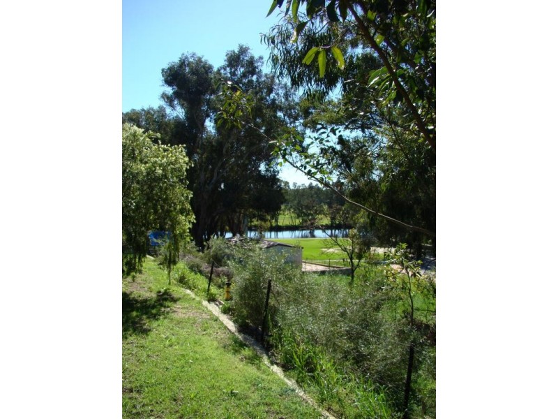 18 Third Avenue, Woodbridge WA 6056