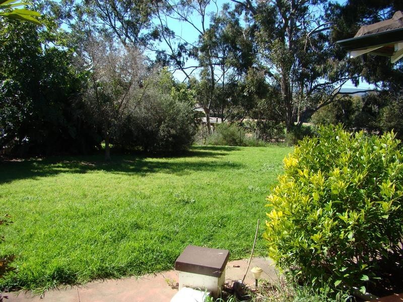 18 Third Avenue, Woodbridge WA 6056