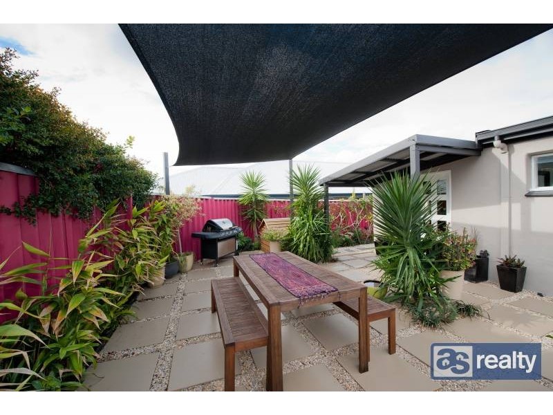 12 Sproxton Way, Embleton WA 6062