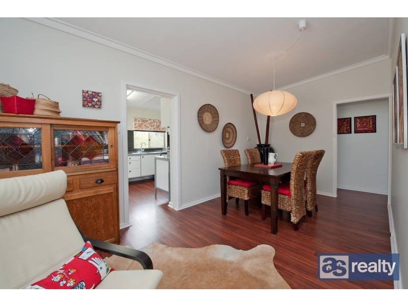 12 Sproxton Way, Embleton WA 6062