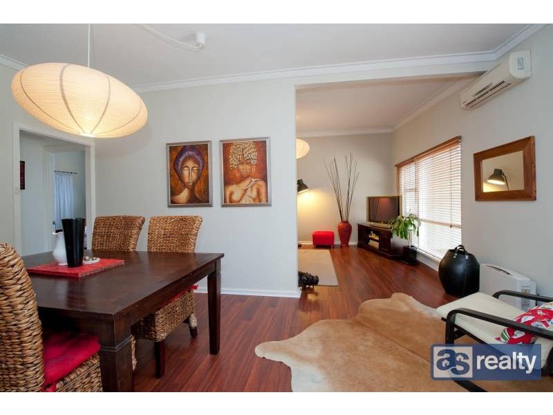 12 Sproxton Way, Embleton WA 6062