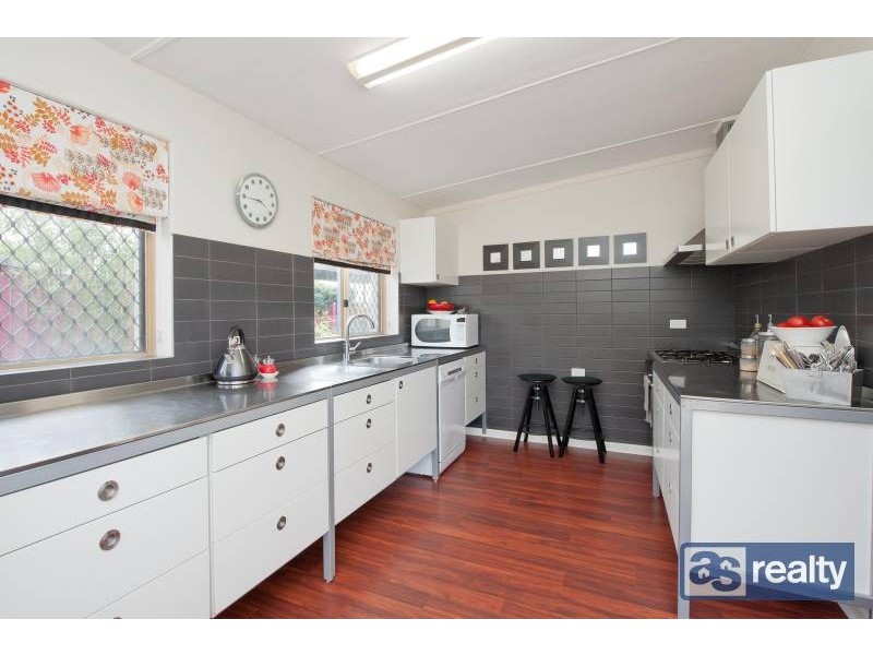 12 Sproxton Way, Embleton WA 6062