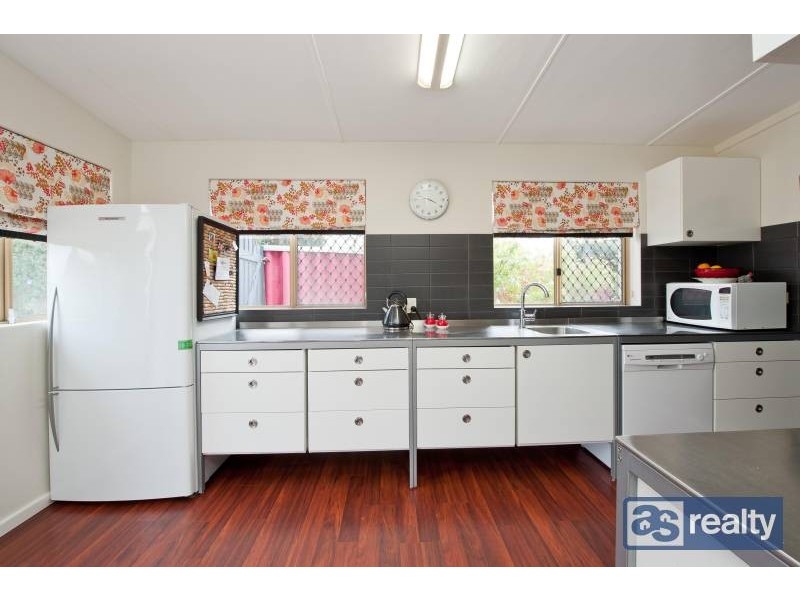 12 Sproxton Way, Embleton WA 6062