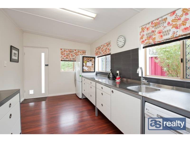 12 Sproxton Way, Embleton WA 6062