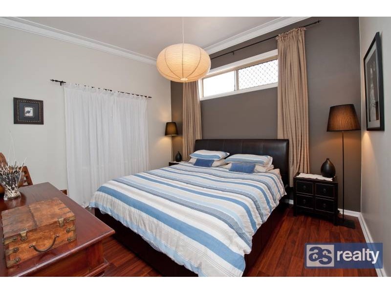 12 Sproxton Way, Embleton WA 6062