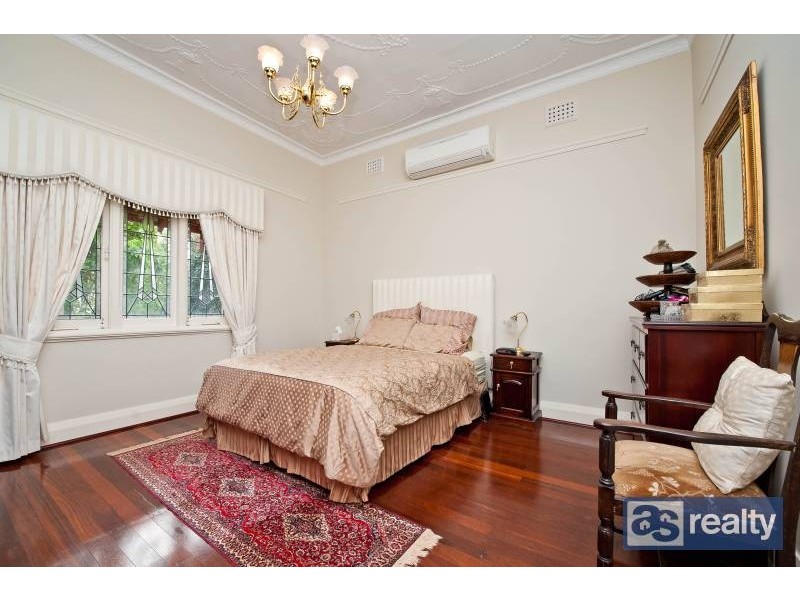 54 Salisbury St, Bayswater WA 6053