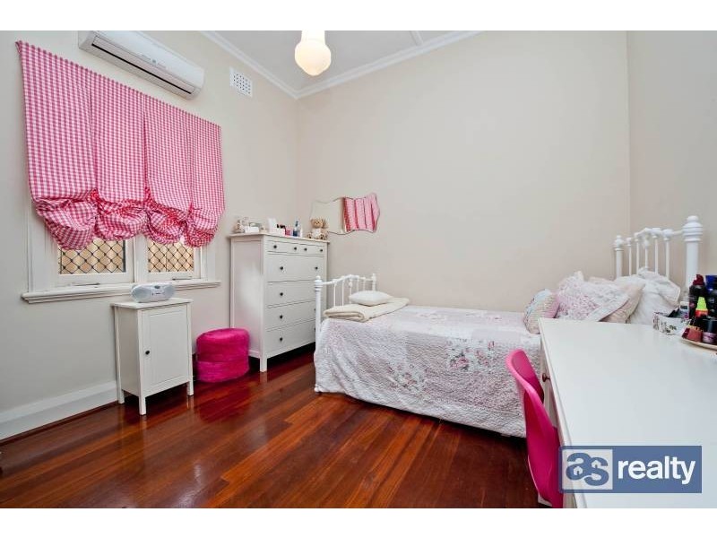 54 Salisbury St, Bayswater WA 6053