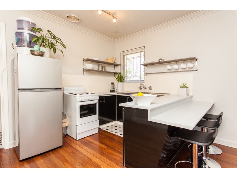 B/8 Cameron Street, Embleton WA 6062