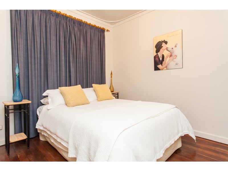 B/8 Cameron Street, Embleton WA 6062