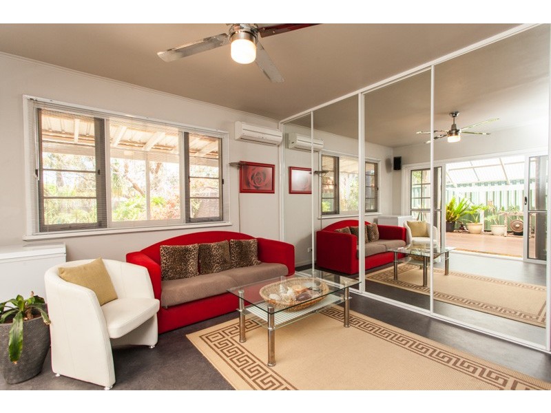 B/8 Cameron Street, Embleton WA 6062