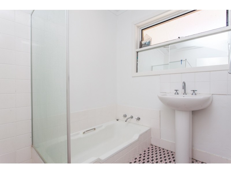 A/8 Cameron Street, Embleton WA 6062