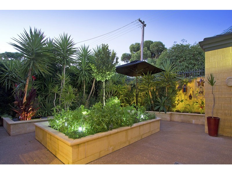 17 Whatley Crs, Bayswater WA 6053