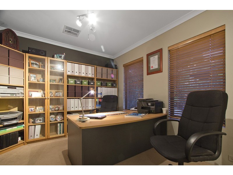 17 Whatley Crs, Bayswater WA 6053