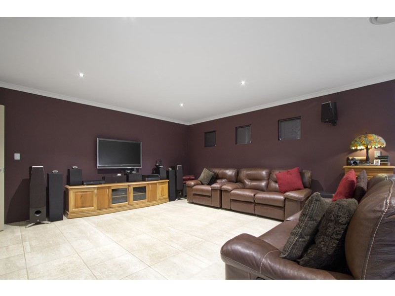 17 Whatley Crs, Bayswater WA 6053