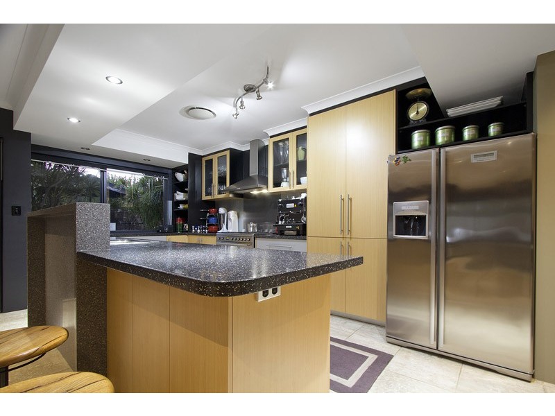 17 Whatley Crs, Bayswater WA 6053