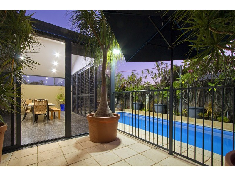 17 Whatley Crs, Bayswater WA 6053