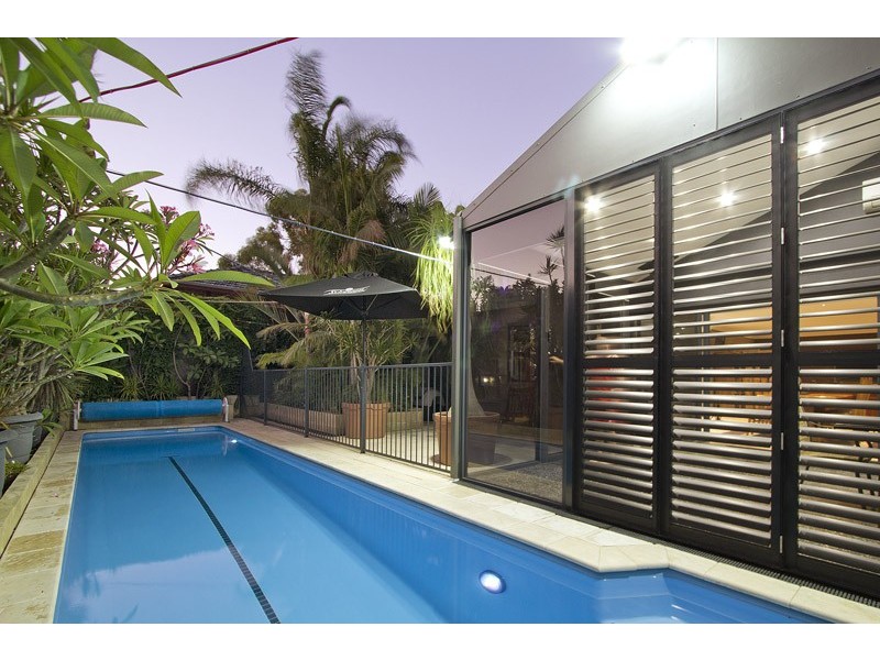 17 Whatley Crs, Bayswater WA 6053