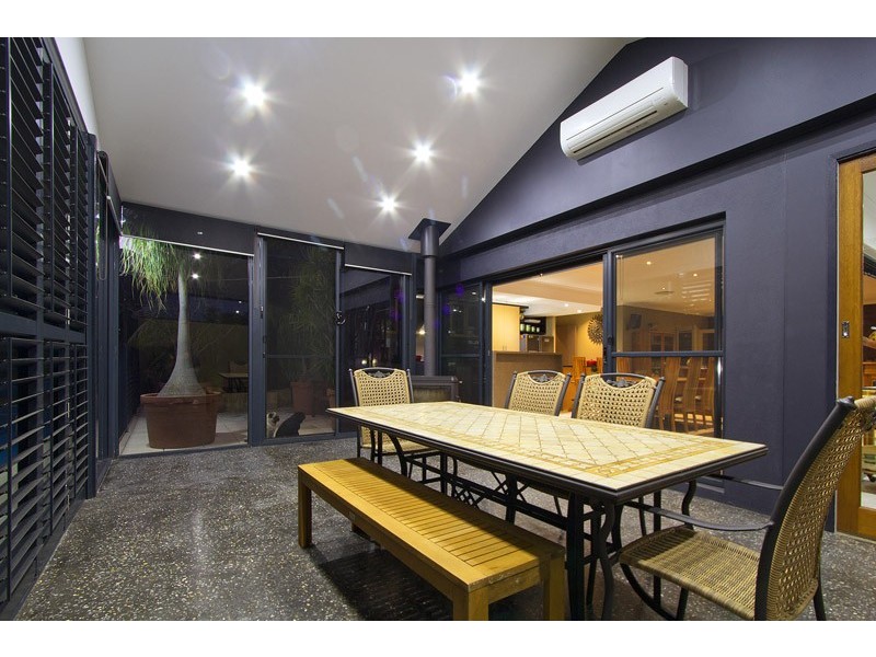 17 Whatley Crs, Bayswater WA 6053