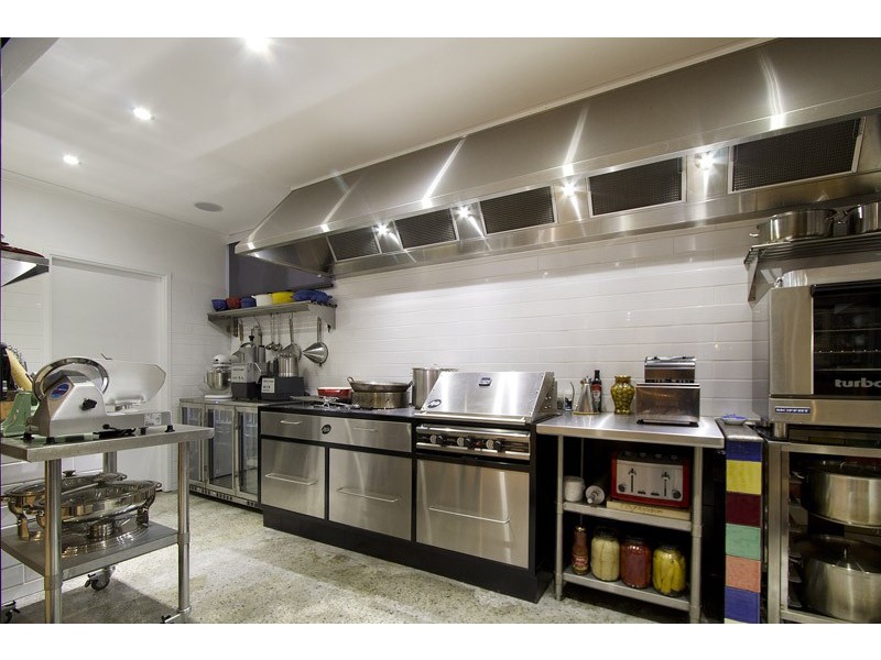 17 Whatley Crs, Bayswater WA 6053