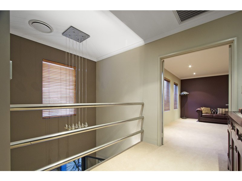 17 Whatley Crs, Bayswater WA 6053