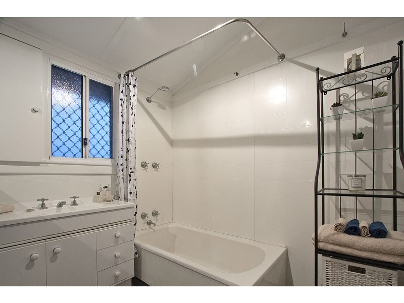 4 Mallion Street, Embleton WA 6062